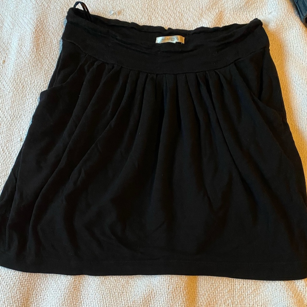 Small mini skirt with pockets